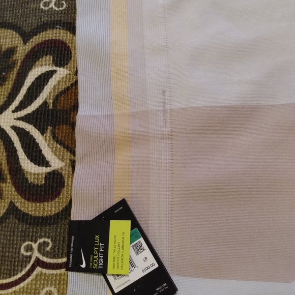 NWT Nike Tight Fit Yoga Pants Size XL - Picture 8 of 11